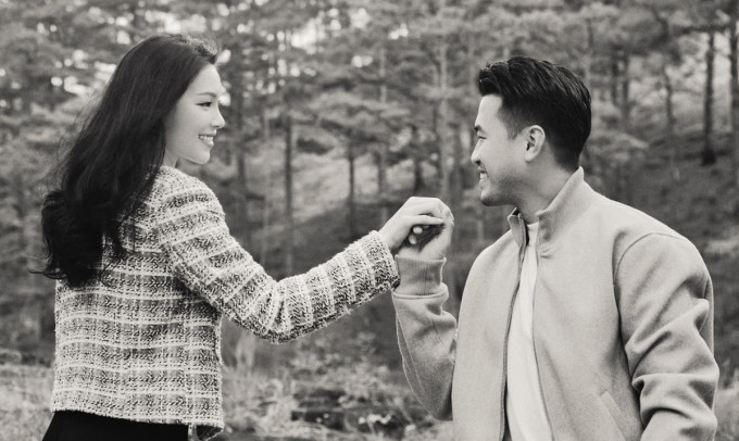 Mới đây, doanh nhân Phillip Nguyễn thông báo về việc chuẩn bị kết hôn với người mẫu - hot girl Linh Rin. Ảnh: Facebook Phillip Nguyễn
