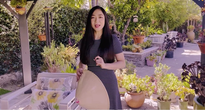 Sau nhiều năm đi hát, Hà Thanh Xuân sở hữu nhiều tài sản "đáng nể". Trên trang cá nhân, Hà Thanh Xuân từng chia sẻ căn biệt thự rộng hàng trăm mét vuông tại Mỹ với vườn tược, tiện nghi đầy đủ. Ảnh chụp màn hình