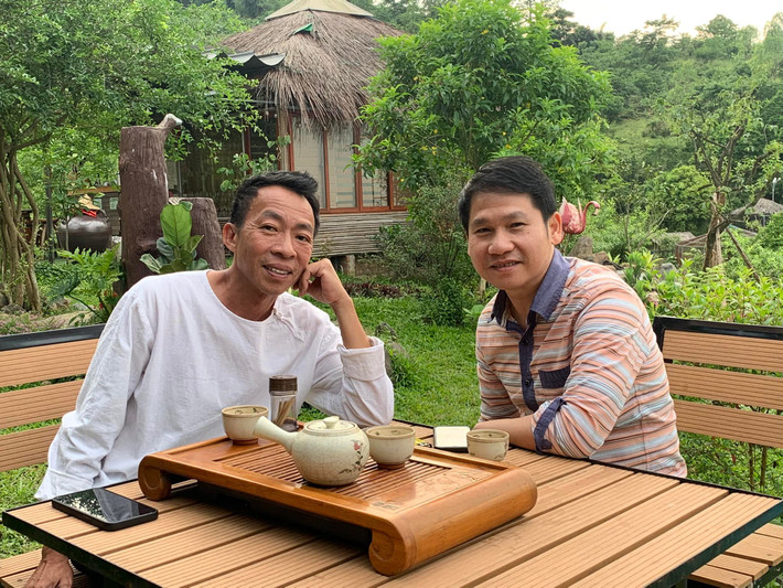 Mới đây, Trọng Tấn hào hứng đăng tải trên trang cá nhân loạt hình ảnh chụp trong chuyến thăm đàn anh Việt Hoàn. Ảnh: FB Trong Tan