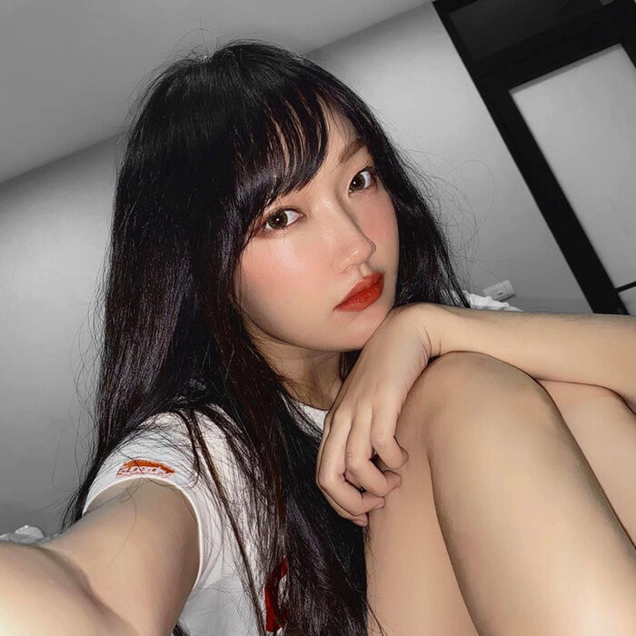 Linh Sugar được yêu mến bởi gương mặt xinh đẹp, vóc dáng chuẩn và gu ăn mặc cá tính. Tuy nhiên, nhiều năm qua, nàng hot girl này khá ít hoạt động nên hình ảnh của cô hiếm khi xuất hiện trước công chúng.