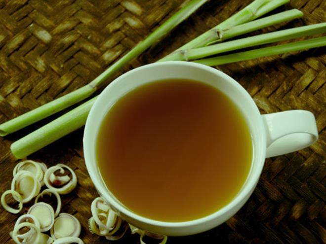 Sả: Một số nghiên cứu chỉ ra rằng, ngoài việc mang lại hương thơm dễ chịu, sả cũng có tính kháng khuẩn cao, giúp chống lại tới 7 loại vi khuẩn gây bệnh.