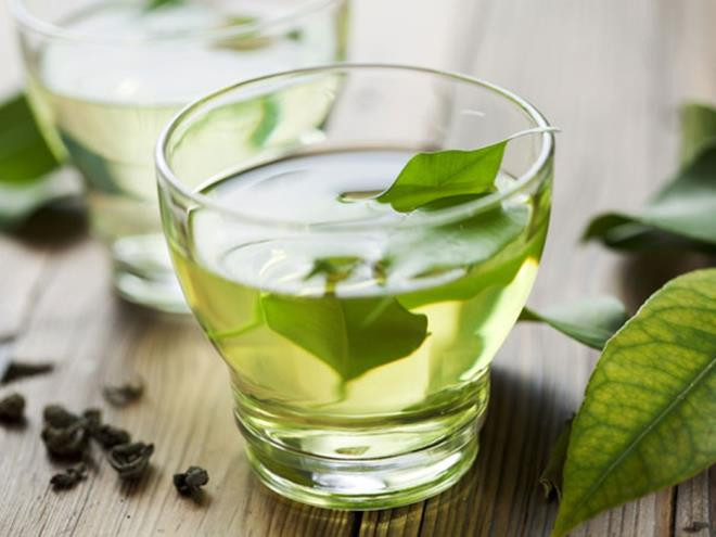 Trà xanh: Flavonol, hợp chất kháng khuẩn cực mạnh trong trà xanh có tác dụng rất tốt trong việc kháng khuẩn và phòng bệnh.
