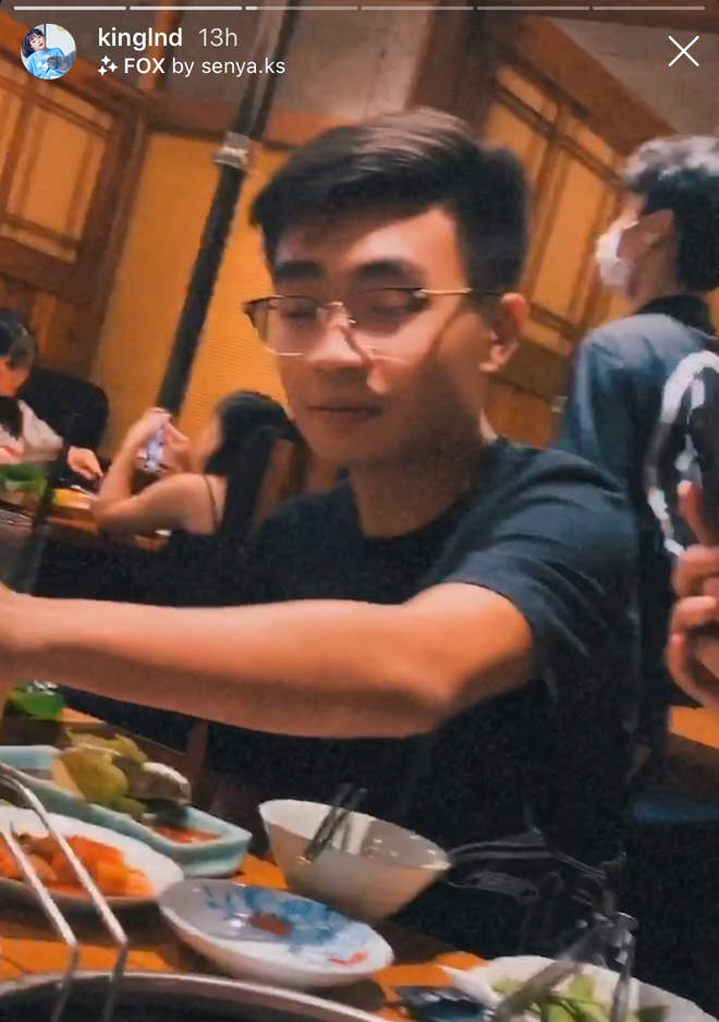Streamer Linh Ngọc Đàm và Bụt từng có thời gian yêu đương mặn nồng. Tuy nhiên cả hai đã công khai chia tay hồi tháng 2 năm nay. Hậu chia tay, cả hai không hề có thái độ "cạch mặt" hay "không đội trời chung", ngược lại vẫn rất quan tâm, hỗ trợ lẫn nhau.