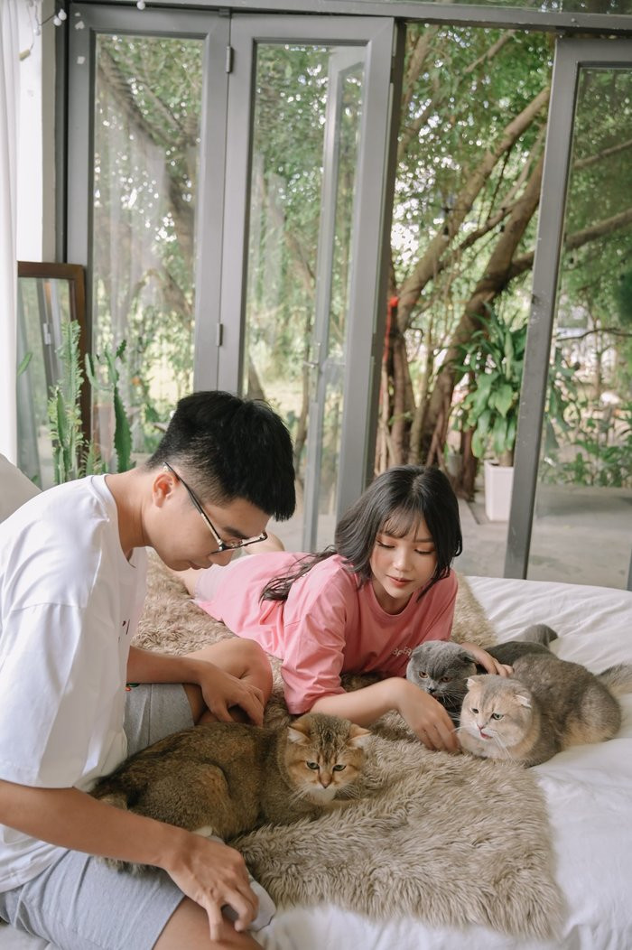 Cách Linh Ngọc Đàm và Bụt vui vẻ ở cạnh người mình từng thương khiến nhiều fan thậm chí còn không ngừng "đẩy thuyền" để cả hai quay lại.