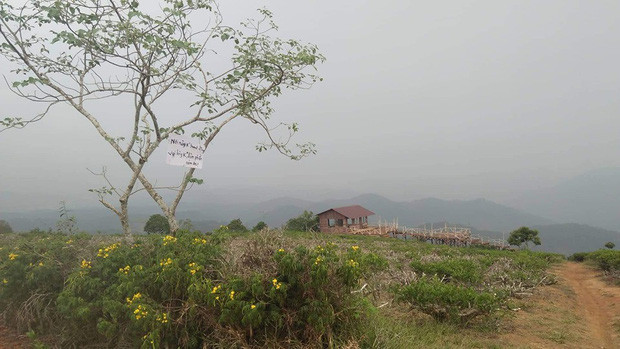 Trước đó, ngọn đồi Yumonang là địa điểm chụp hình rất được nhiều nhiếp ảnh gia lựa chọn để thực hiện các bộ ảnh.