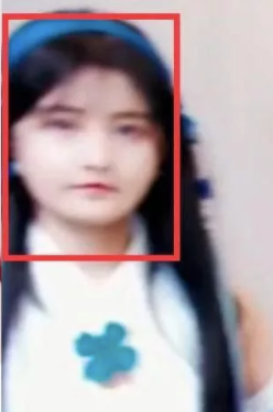 Theo đó, chỉ trong chớp nhoáng bước chân giữa ranh giới của ống kính camera và bên ngoài camera, Guazza đã khiến cho các fan phải sững sờ với nhan sắc như của hai người khác nhau.