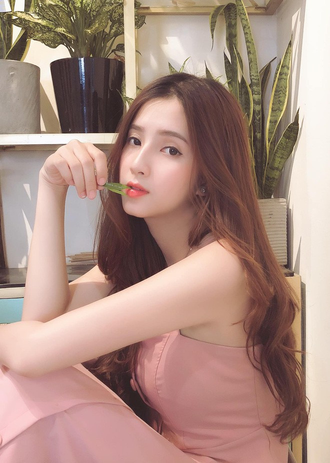 Thiên An chính là nữ chính trong những MV đình đám của Jack như Sóng Gió, Bạc Phận… và đầu quân tại công ty của K-ICM.