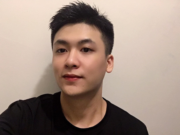 Phạm Hưởng - em họ streamer Độ Mixi sở hữu vẻ ngoài lãng tử, sống mũi cao thẳng tắp, làn da trắng trẻo thư sinh đã khiến hội chị em nhiều phen "gục tim".