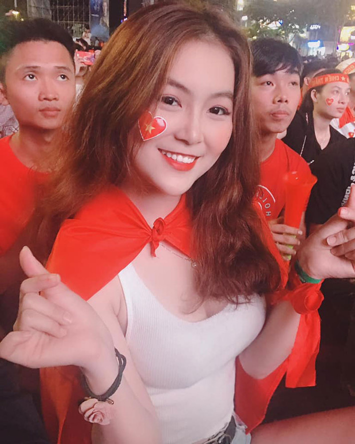 Trên Facebook cá nhân, Trần Trân đăng tải không ít hình ảnh khoe thân hình gợi cảm.