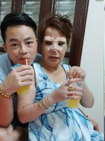 Bên cạnh những lời khen, nhiều ý kiến cho rằng chị Thu Sao và chồng trẻ cố tình thể hiện cho mọi người thấy tình cảm của mình tốt đẹp ra sao như muốn “câu like” tạo sự nổi tiếng.