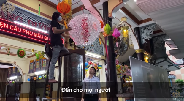 Phía dưới đoạn clip của Minh Nhựa, dân tình đã để lại rất nhiều bình luận. Trong đó có một vài người thì cho rằng đại gia này đang "làm màu".