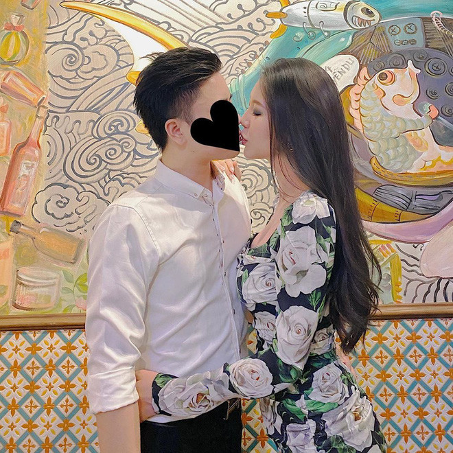 Những tấm hình được che bằng icon hay thậm chí crop mất phần... đầu thế này là cách được Vũ Ngọc Châm sử dụng để giấu danh tính của người yêu.