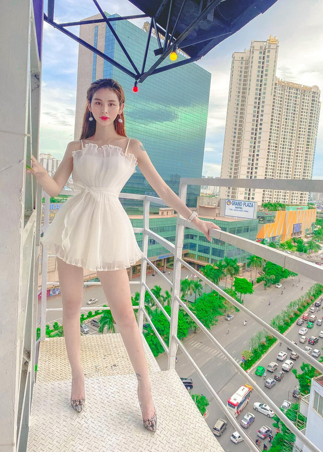 Ngoại hình của Tường Vi từng nhiều lần khiến người ta trầm trồ.