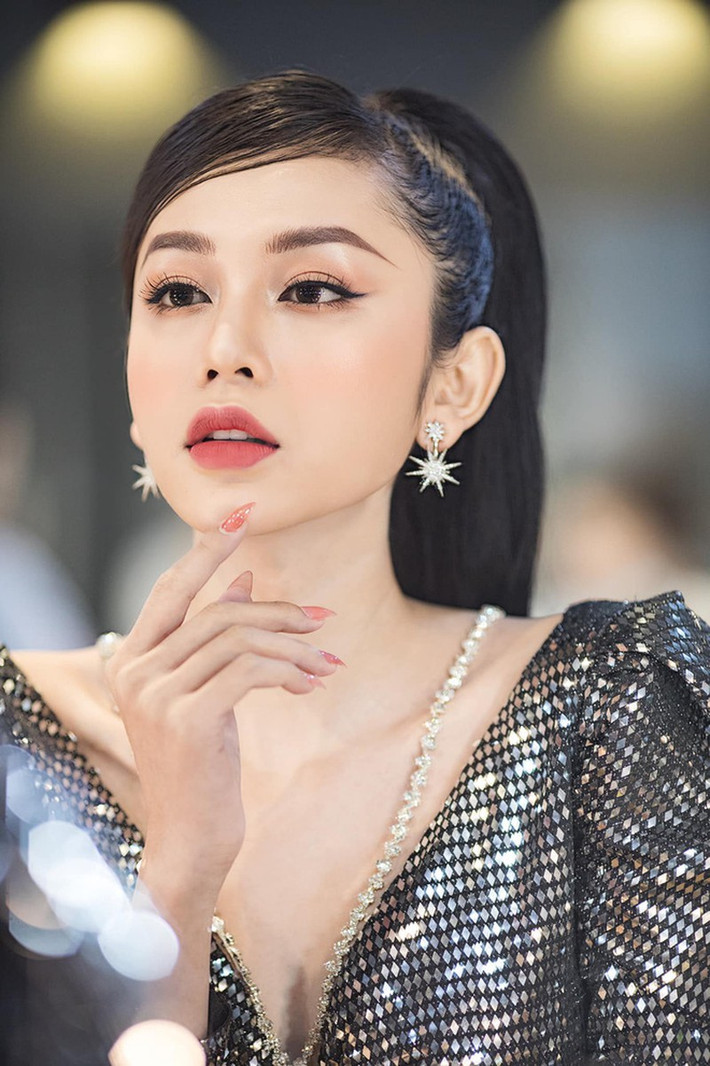 Nếu không tiết lộ sự thật, nhiều người vẫn tưởng rằng Tường Vi là "gái thẳng".