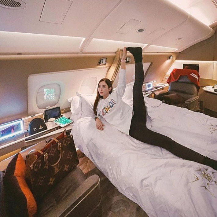Một nữ rich kid vẫn vi vu, du lịch.