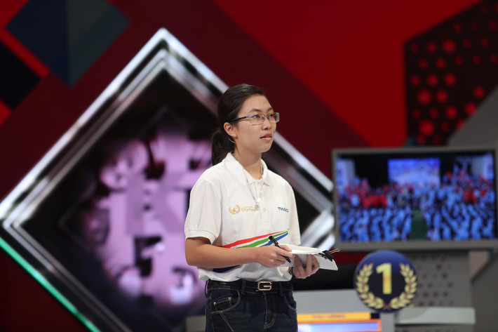 Nguyễn Thị Thu Hằng là học sinh trường THPT Kim Sơn A, Ninh Bình.