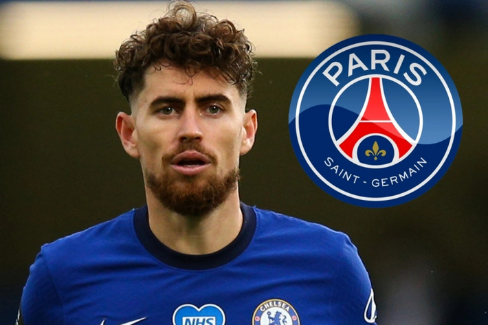 Theo Telefoot, PSG mới đây đã chính thức gia nhập cuộc đua cạnh tranh cho chữ ký của tiền vệ Jorginho. Huấn luyện viên Thomas Tuchel của PSG được cho là rất muốn sở hữu ngôi sao 28 tuổi trước khi thị trường chuyển nhượng đóng cửa. Ảnh: Telefoot