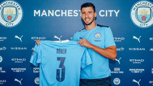 Trên trang chủ của CLB Man City công bố tin chuyển nhượng bóng đá mới nhất. Cụ thể, The Citizen chiêu mộ thành công Ruben Dias từ CLB Benfica với giá 62 triệu bảng Anh (trong đó 45 triệu bảng là tiền mặt, 17 triệu còn lại được quy đổi bằng hình thức đưa trung vệ Otamendi tới Benfica theo chiều ngược lại). Ảnh: fanpage Manchester City