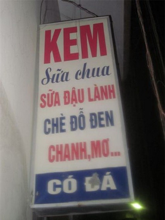 Hình ảnh những tấm biển quảng cáo bá đạo bị viết sai chính tả được dân tình bàn tán rôm rả.