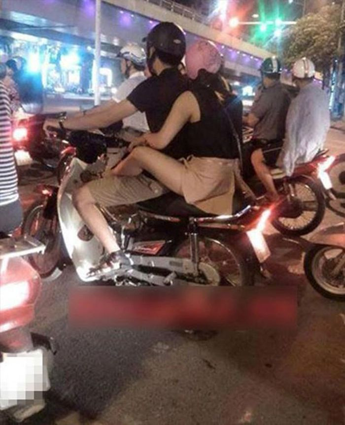 Clip gái ế khẳng định có bạn trai chẳng giúp ích gì hút ngay trăm nghìn lượt xem vì quá chất và nội dung đánh thẳng vào tâm lý của nhiều bạn trẻ khi mùa đông về.