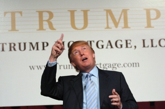Năm 2006, ông Trump thành lập công ty dịch vụ tài chính chuyên cho vay thế chấp Trump Mortgage. Tuy nhiên, khủng hoảng tài chính toàn cầu và sai lầm khi thuê một CEO giả mạo bằng cấp đã khiến công ty này sớm tan rã chỉ sau hơn một năm hoạt động. Ảnh: Washington Post.