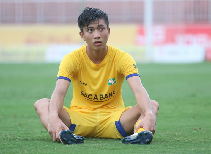 Phan Văn Đức vừa cưới với Võ Nhật Linh. Sau đám cưới, tiền vệ này sẽ hội quân cùng SLNA để chuẩn bị cho V.League 2020.