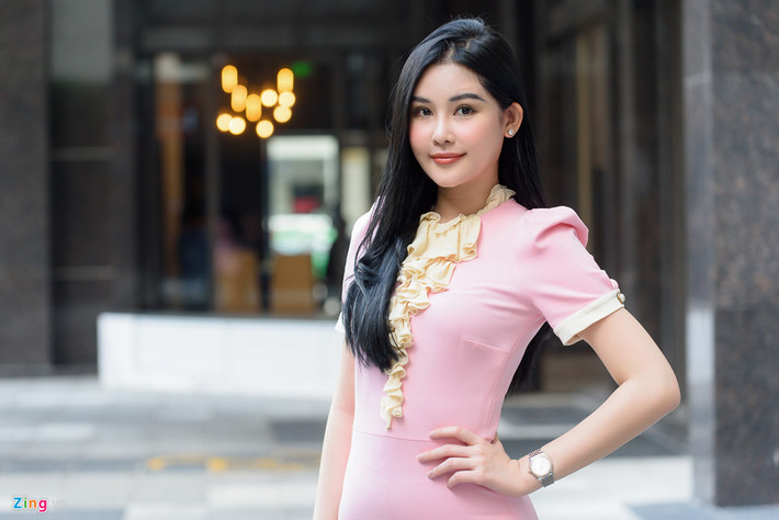 Không chỉ là một giảng viên, Lê Âu Ngân Anh còn mới đảm nhiệm thêm 1 vai trò khác là MC đài truyền hình.