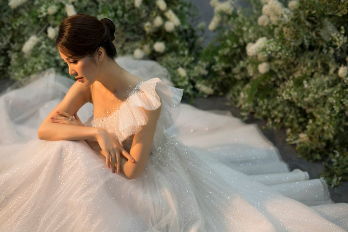 Sau khi bộ ảnh của Thụy Vân lên sóng, cô nàng nhanh chóng nhận được sự chú của CĐM và không ít lời khen được dân mạng để dưới phần bình luận.
