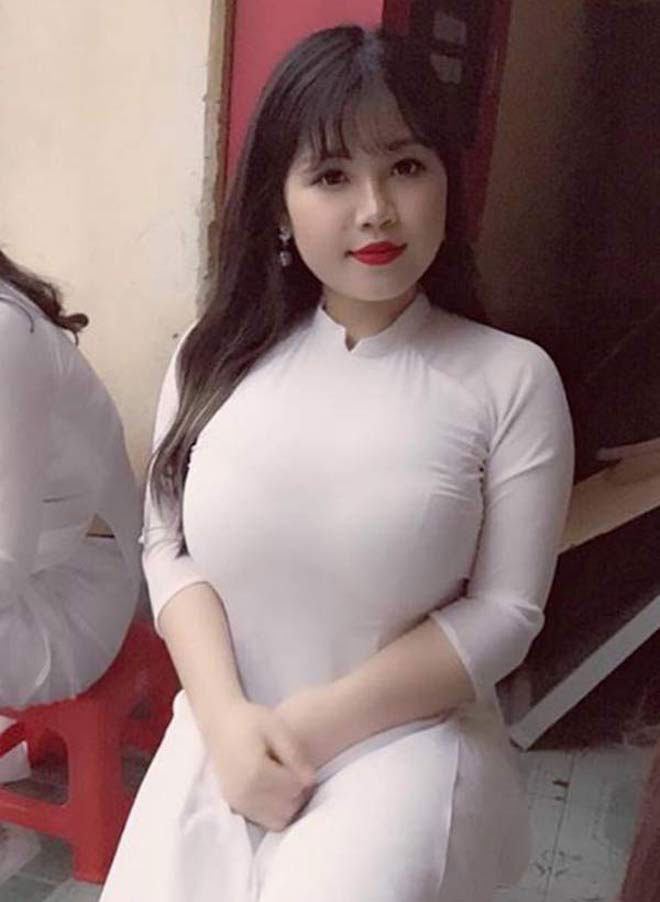 Sau 1,5 năm du học tại Nhật Bản, nhan sắc của Thu Trang cũng có nhiều đổi khác. Cô nàng được nhận xét là xinh đẹp và trẻ trung hơn, đặc biệt kín đáo hơn trong ăn mặc.