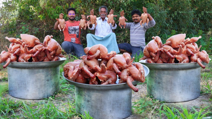 Nhưng điều khiến cho người xem yêu quý ông Narayana hơn hết đó chính là món ăn “siêu to khổng lồ" do ông nấu ra luôn được đem đến những đứa trẻ mồ côi hoặc người vô gia cư.