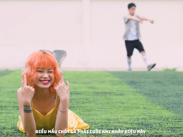 Hải Ly có phong cách khá "tưng tửng", truyền cho người xem năng lượng tích cực, tươi mới. Cô nàng hiện nay đã có 10.000 follow trên Facebook và 27,100 follow trên Instagram.