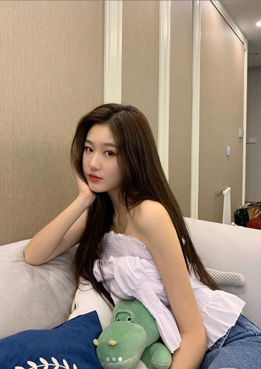 Bên cạnh việc giống với đàn chị Lưu Diệc Phi, chính nét tinh nghịch, bướng bỉnh trên gương mặt của Lin Zhen khiến cô có nhiều nét tương đồng với tạo hình của Jun Ji Hyun trong “Cô nàng ngổ ngáo”.