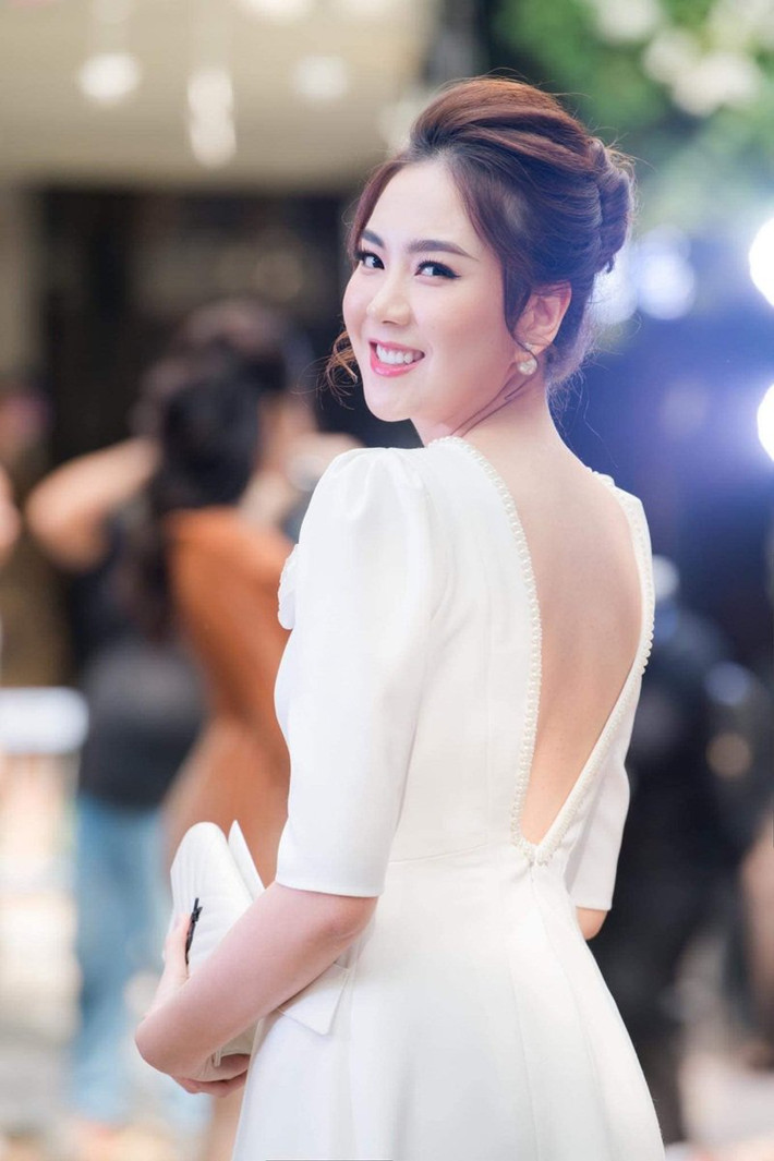 Sau khi làm việc tại VTC, Mai Ngọc casting ở VOV Giao thông và được nhận nhưng cũng chỉ được dẫn những chương trình 5 phút hoặc ghi âm rồi chỉnh tiếng chứ không dẫn chương trình trực tiếp để ứng biến trên sóng.