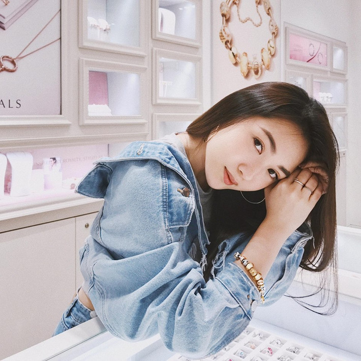 Xinh đẹp, thần thái lại sở hữu cuộc sống sang chảnh đáng mơ ước, Chloe Nguyễn nghiễm nhiên trở thành hình mẫu lý tưởng để nhiều cô gái hướng theo.