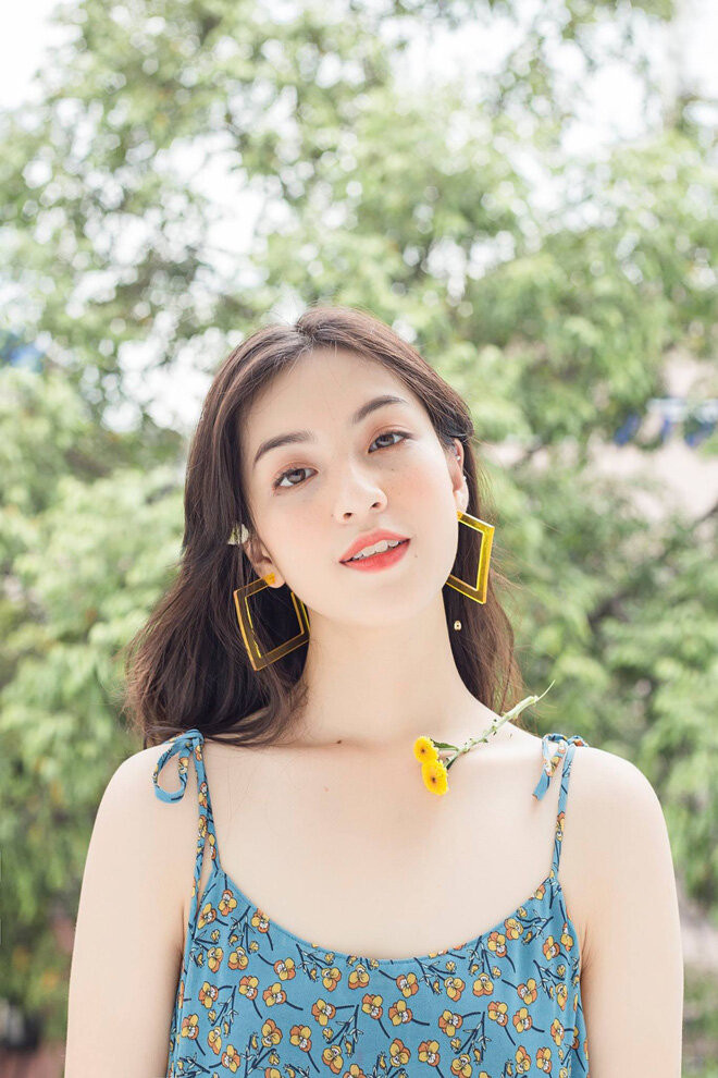 Nguyễn Lâm Thảo Tâm gây ấn tượng với diễn xuất mộc mạc, chân thật và nhan sắc xinh đẹp, sắc sảo. Bước ra bộ phim Mắt Biếc, tên tuổi của hot girl này càng nổi bật hơn.