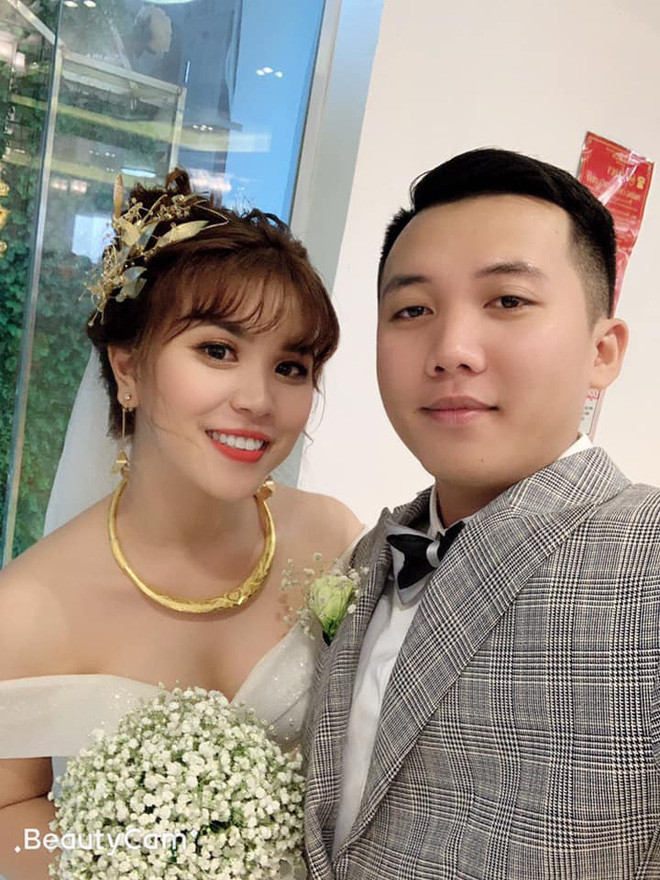 Sau đó, Diệu Ly và "chồng yêu" tiếp tục hẹn hò và đã về chung một nhà vào năm 2019. Cả hai đang có một cuộc sống vô cùng hạnh phúc, viết tiếp mối tình “gà bông” thời Audition.