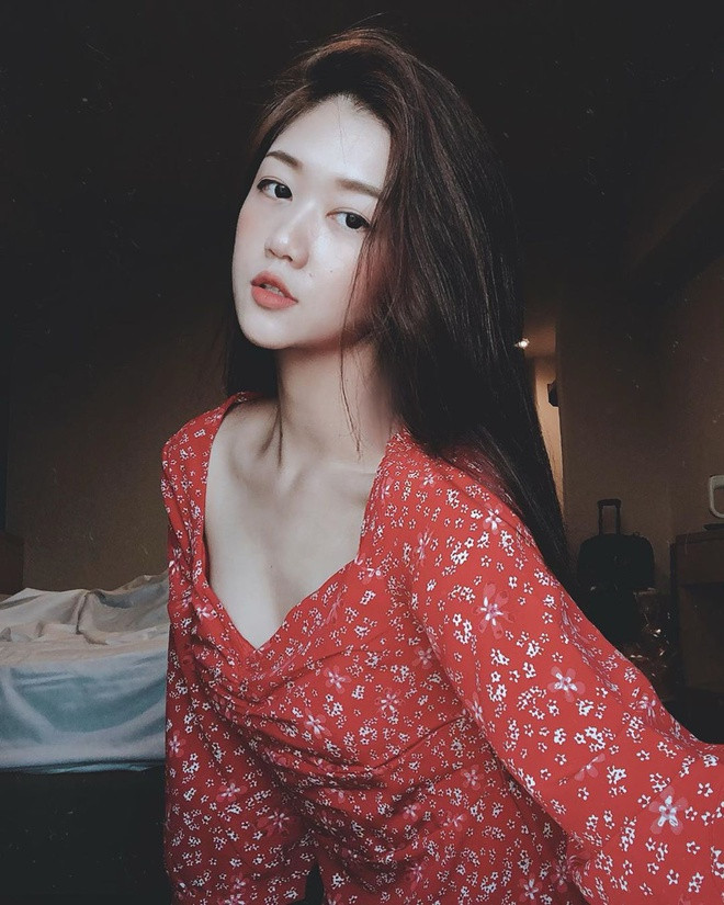 Trong vài lần chia sẻ, Nam Phương cho biết cô sẵn sàng từ bỏ nghề nghiệp gia đình định hướng để theo đuổi đam mê vi vu, “chinh phục bầu trời”.
