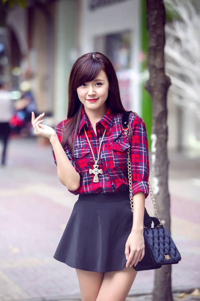 Cụ thể, Midu muốn sửa sang lại mái tóc và nhờ người hâm mộ cho ý kiến.