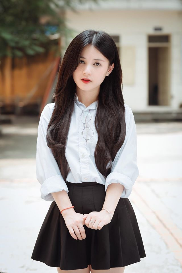 Chia sẻ trên trang cá nhân của mình, Hương Thảo cho biết: "Tôi thuộc tạng người dễ tăng cân. Nhất là thời gian rồi, nhận thấy mình bị tăng quá đà nên phải lao tới phòng gym."