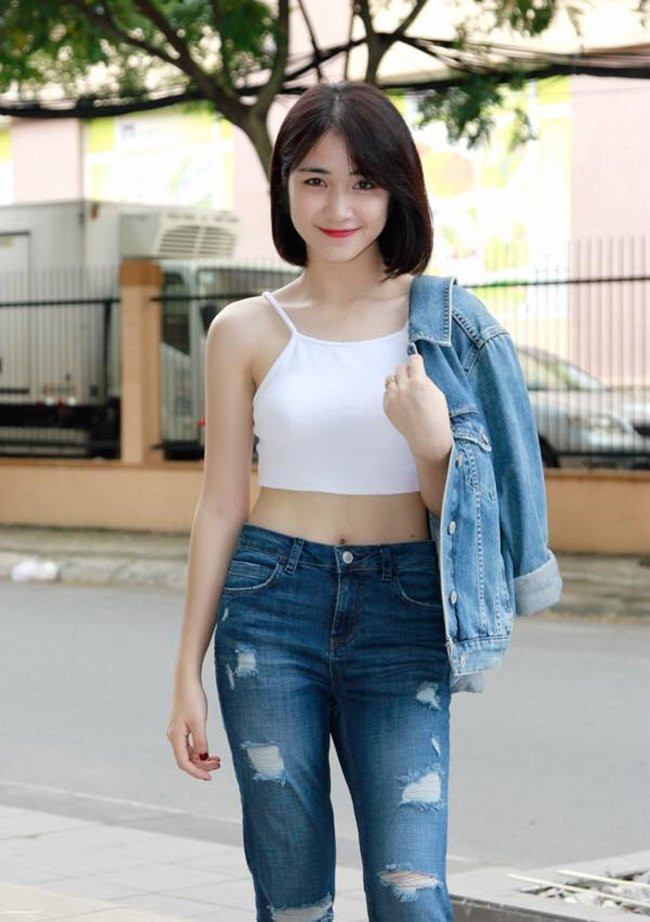 Nhưng phải tới khi Hòa Minzy để lộ chuyện tình cảm với cầu thủ hot nhất làng thể thao Việt là Công Phượng thì cô mới thực sự nổi tiếng.