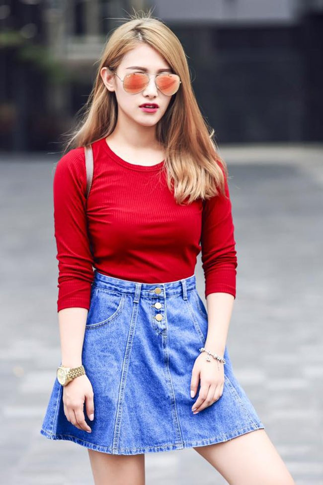 Vẻ đẹp lai của Emmy Nguyễn giúp cô để lại nhiều ấn tượng cho người đối diện. Cô được nhiều thương hiệu mời làm người mẫu ảnh và xuất hiện trong một số bộ phim như “49 ngày”, sitcom “Chiến dịch chống ế”…