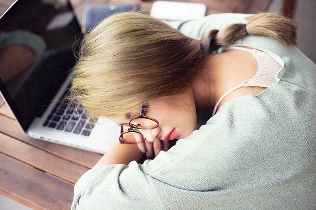 Trước đó, đầu tháng 10, Emmy Nguyễn từng “nổi như cồn” nhờ bức ảnh “Tây Thi ngủ gật” được đăng trên Facebook.