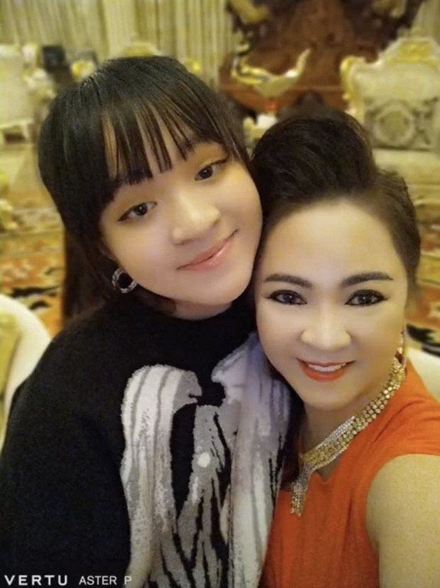 Nữ đại gia Phương Hằng cho biết có 7 căn nhà trên đường Ngô Đức Kế. Đây là khu "đất vàng" của thành phố. Trong số những căn nhà trên đường Ngô Đức Kế thì có biệt thự của con gái riêng bà Phương Hằng Natalie. Ảnh: Bestie