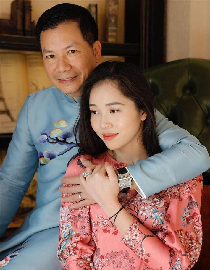 Shark Hưng và vợ Á hậu kém 16 tuổi sống hạnh phúc trong căn hộ sang trọng như khách sạn 5 sao. Ảnh: FBNV