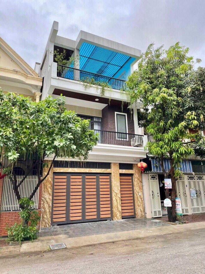 Hiện tại, gia đình Quế Ngọc Hải đang sống trong căn nhà 3 tầng, diện tích 100m2 tại TP Vinh (Nghệ An). Ảnh: iOne