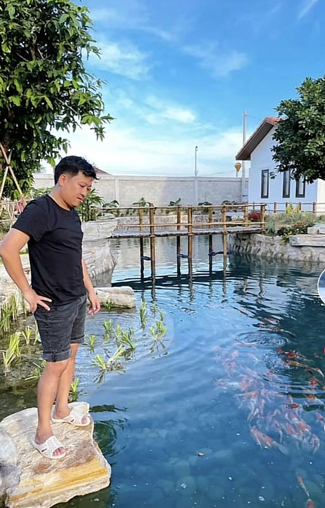 Không gian rộng trên diện tích đất lẫn mặt nước ở khu biệt thự.