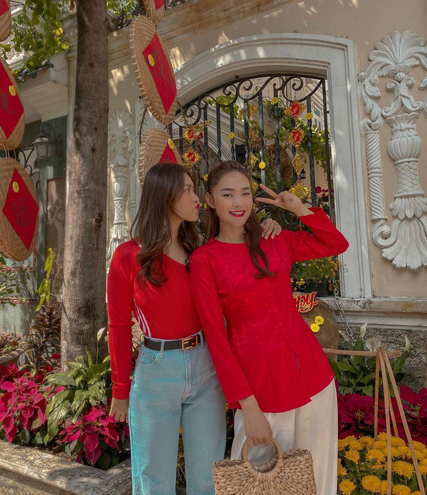 Trước cổng biệt thự có nhiều cây cảnh. Ảnh: Facebook