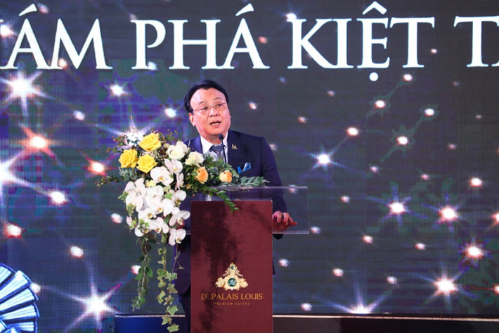 Chủ tịch Tân Hoàng Minh cũng nói: "Nếu trong người mình lúc nào cũng ốm, luôn cố gắng để vượt qua nó như những khó khăn, thử thách trong cuộc sống thì dù có ốm thêm chút nữa cũng không vấn đề gì. Còn nếu lúc nào cũng thấy khoẻ, rồi kiêu căng, tự mãn thì khi ốm thật sẽ khó có thể vượt qua". Ảnh: VOV