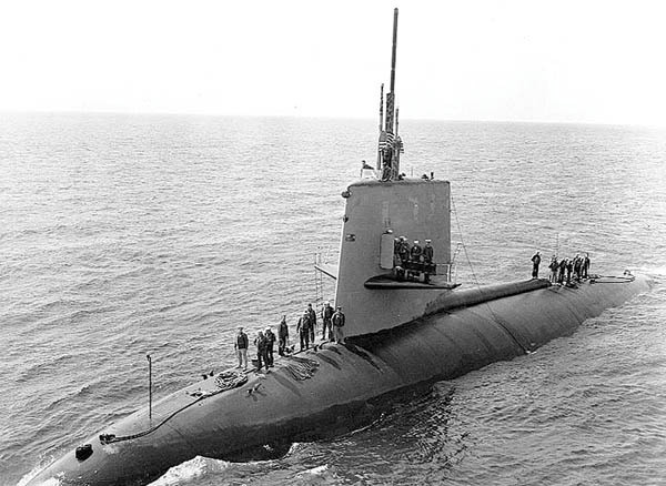 USS Scorpion: Cùng với thủy thủ đoàn 99 người, đây là một trong 4 tàu ngầm mất tích vào năm 1968. Lần cuối tàu lên mặt nước là vào 21/5/1968 và gây báo động khi không xuất hiện sau 6 ngày như trong lịch trình. Ảnh: History Net.