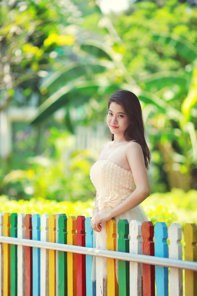 Sau vòng sơ khảo, các thi sinh còn tranh tài với nhau ở các vòng thi ảnh duyên dáng nữ sinh, ảnh áo dài, vòng thi tài năng. Ảnh: Thí sinh Võ Thị Khánh Dung - K51C.